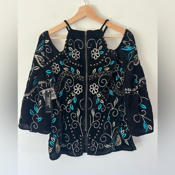 VENUS Black Velvet Embroidered Beaded Sequin Bell Sleeve Top Size 6 NWT - Picture 13 of 14
